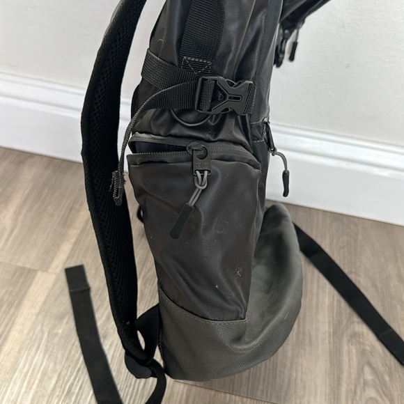 Roblox all black backpack - Picture 4 of 5